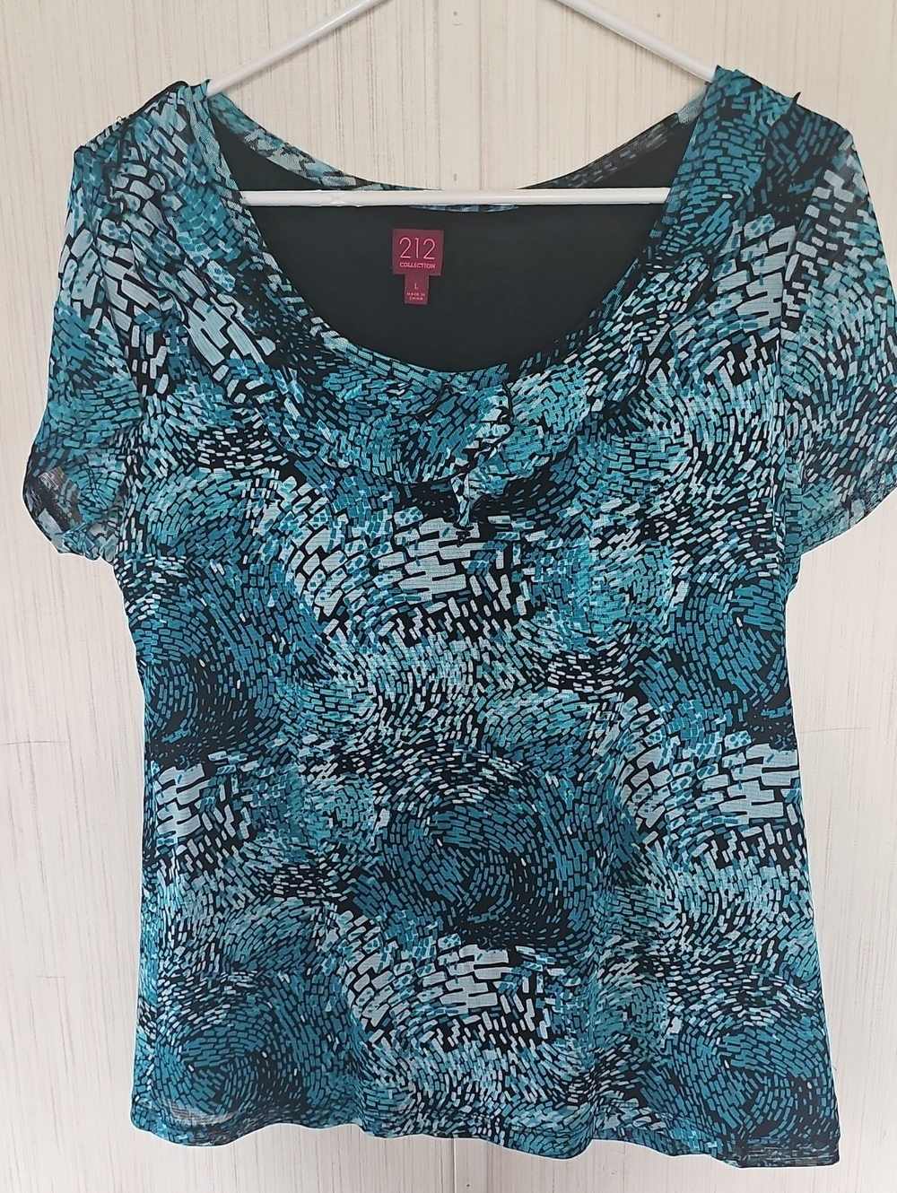 212 Collection Women's Teal and Black Patterned Short Sleeve Top